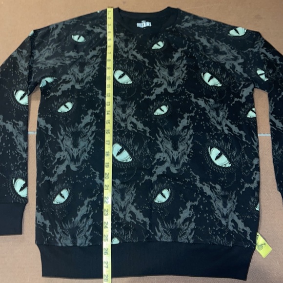 Disney Villains   Heidi Klum eyes blacks sweatshirt - Picture 4 of 8